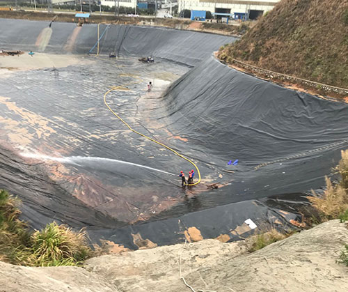 千家镇废水池清理
